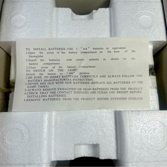 RARE Winnie-the-Pooh’s Thoughtful Spot Disney Store Snow Globe BNIB SHIPS QUICK! - Picture 3 of 15